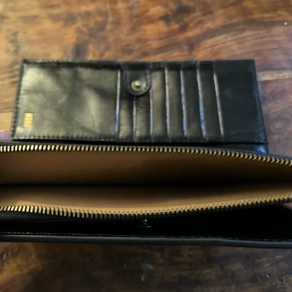 Hobo Black Soft Leather Wallet - Picture 5 of 6